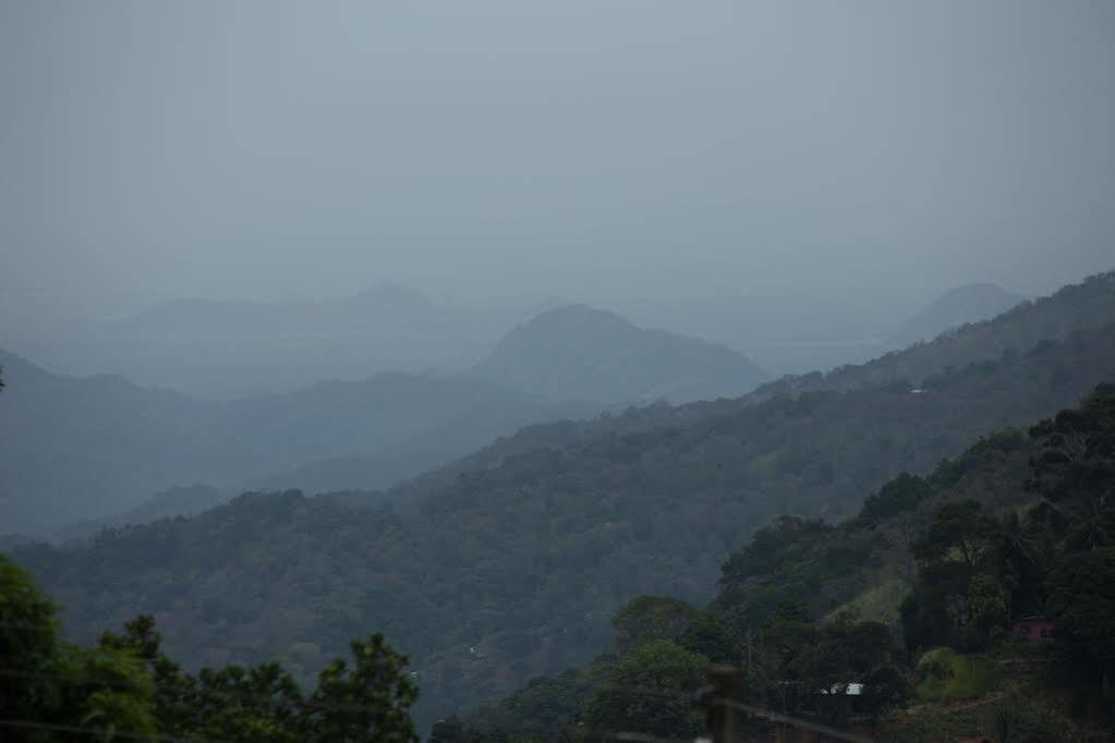 Ravana Heights Ella Bagian luar foto