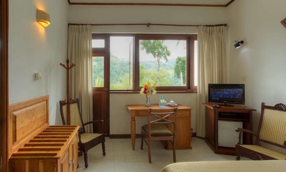 Ravana Heights Ella Bagian luar foto